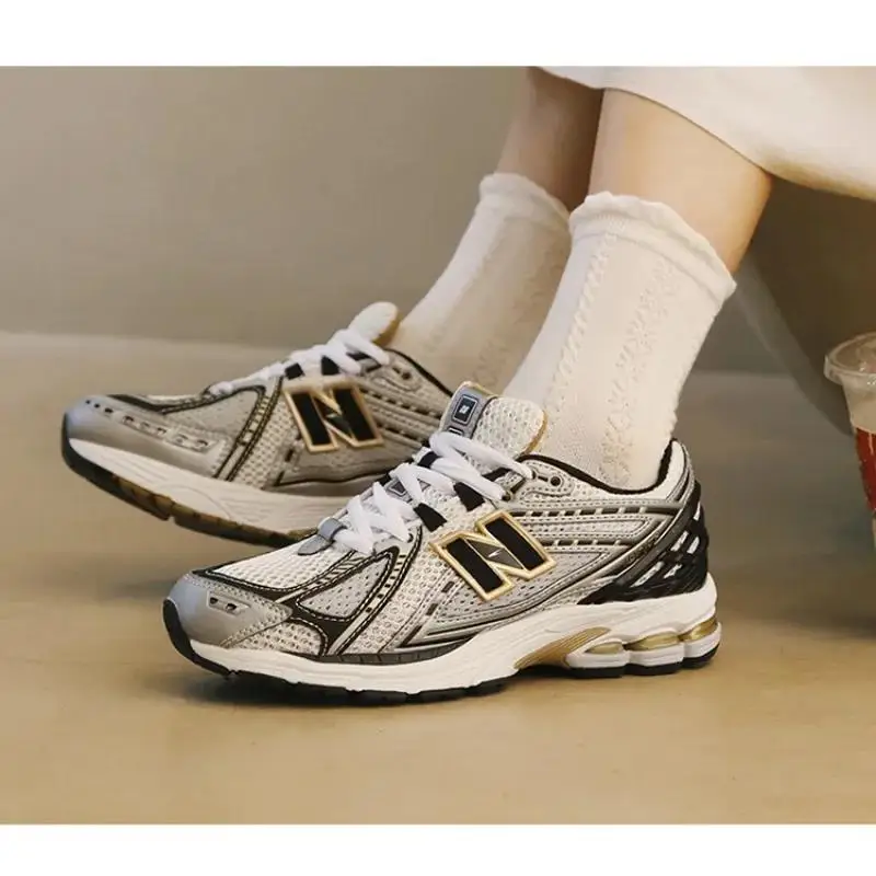 New Fashion Men's and Women's Running Basketball Shoes Couple Retro Casual Shoes Classic Sneakers