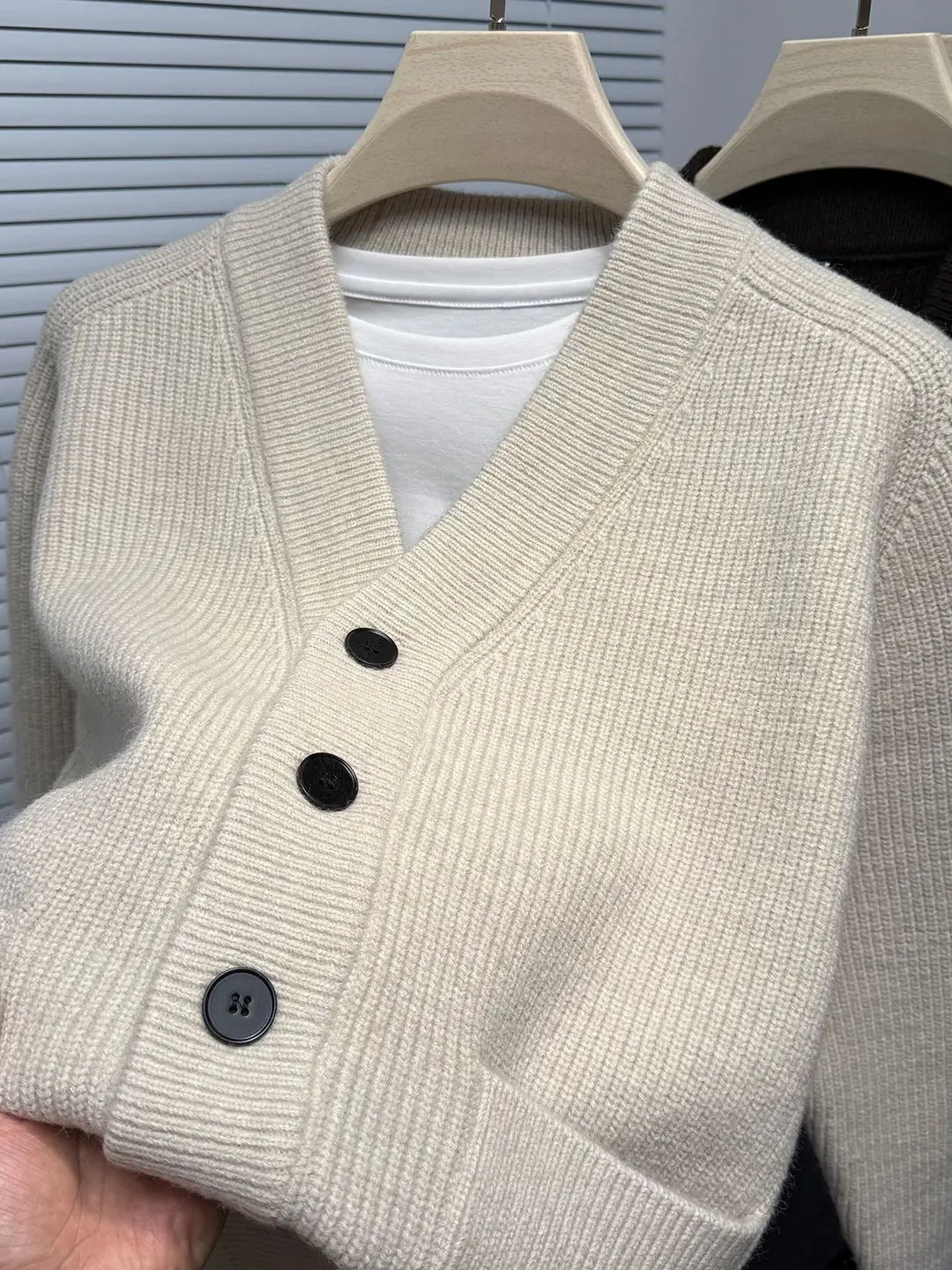 

High-End Pure Color Trendy Knitted Sweater Men's New Open Cardigan Woolen Coat Autumn Winter Loose Fit Casual V-Ne Warmth