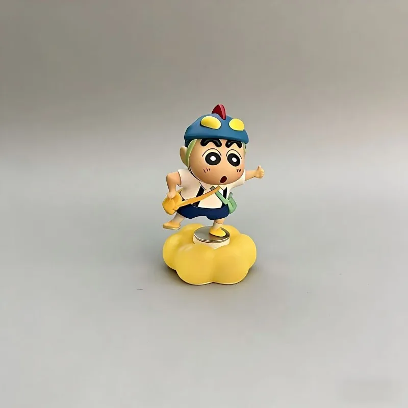 Crayon Shin-chan Q-Version Figur, hochwertiges Design, Cartoon-Anime-Stil, kreatives Auto- und Schreibtisch-Drehmodell, Ornament, Geschenk – Detail 4