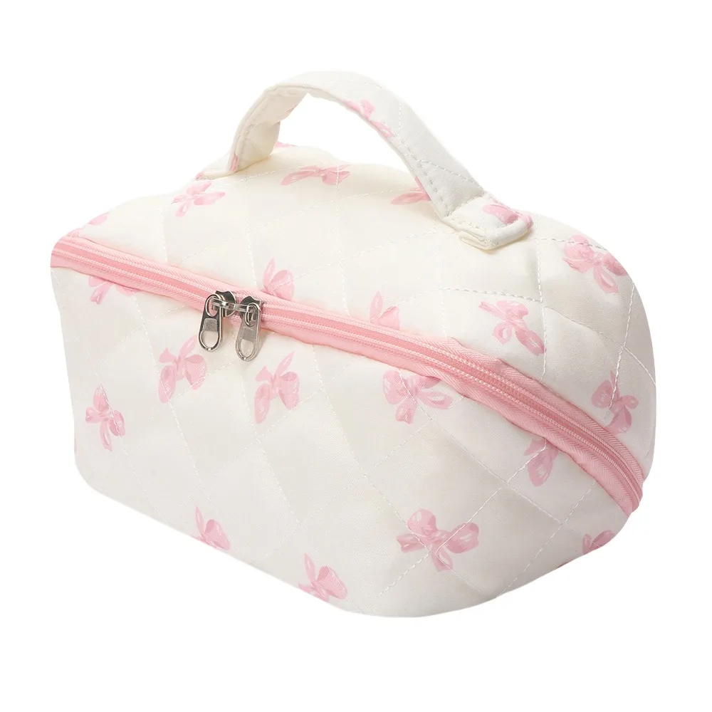 

Portable Quilted Makeup Bag Floral Print Large Capacity Travel Toiletry Bag Wide Open Zipper Handbag for Women