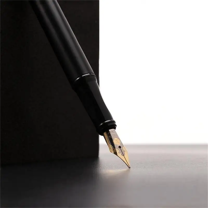 Metal Piston-Filled Fountain Pen Business Gift Pen Rotate to Refill 0.5mm Fine Tip Gift Pen for Women Man