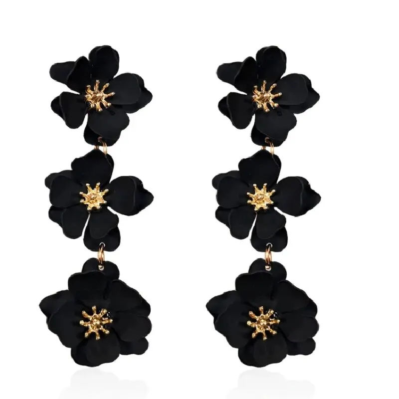 1 Pair Of Exaggerated Retro Style Long Bohemian Temperament Spray Paint With Gold Plated Small Flowers Earrings