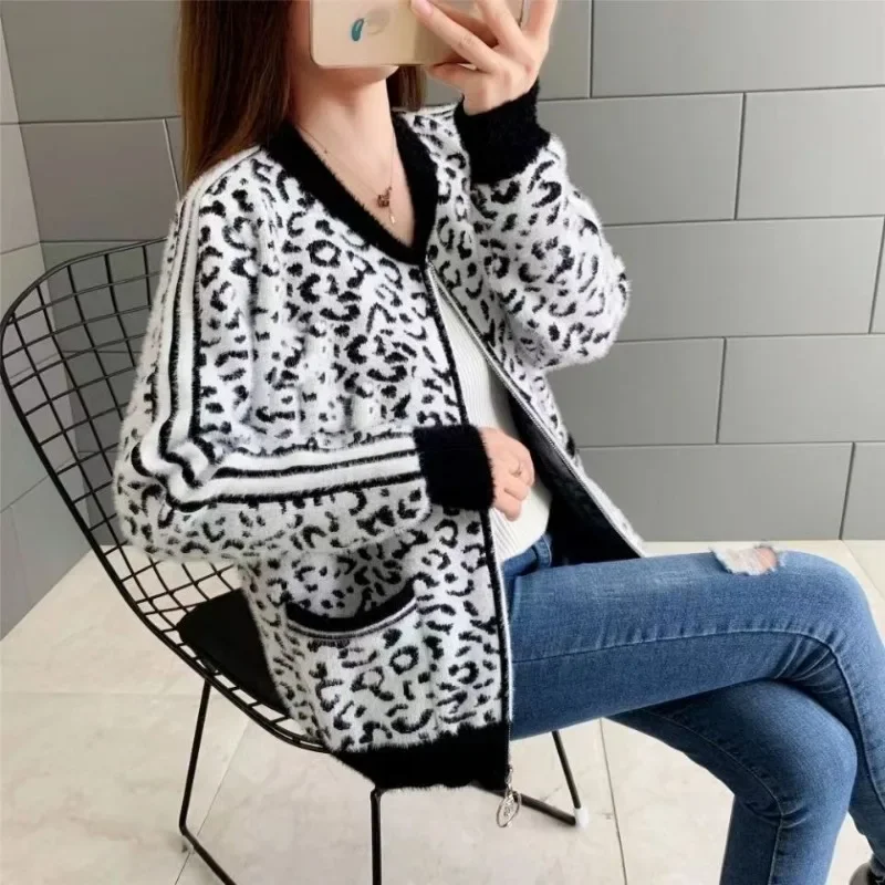 

Women's Cardigan Zipper Pockets Sweater Autumn and Winter Fashion Loose Round Neck Long Sleeved Women's Clothing Sweater Coat