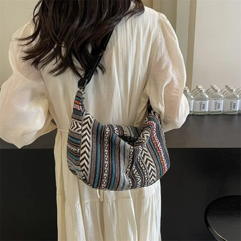 Umhängetasche im Tribal-Stil, faltbare Umhängetasche mit Reißverschluss, gestreiftem Muster, handwaschbares, lackiertes Futter mit Flaggenmotiv – Detail 10