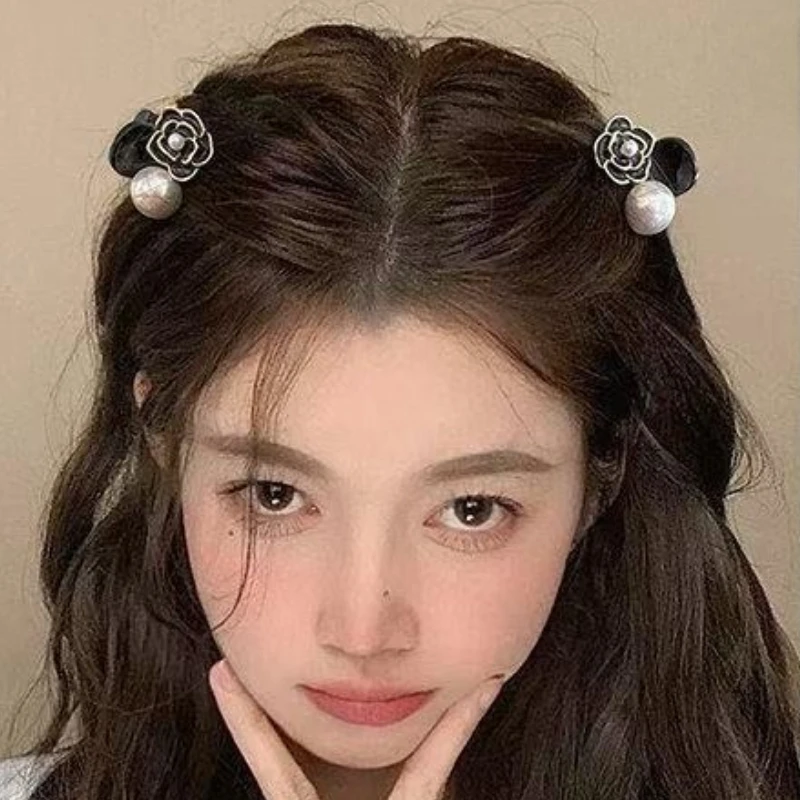 カメリアサイドプリンセスヘッド小さなグラブクリップ額前髪壊れたヘアクリップパール装飾、ミートボールヘッド小さな新しい帽子