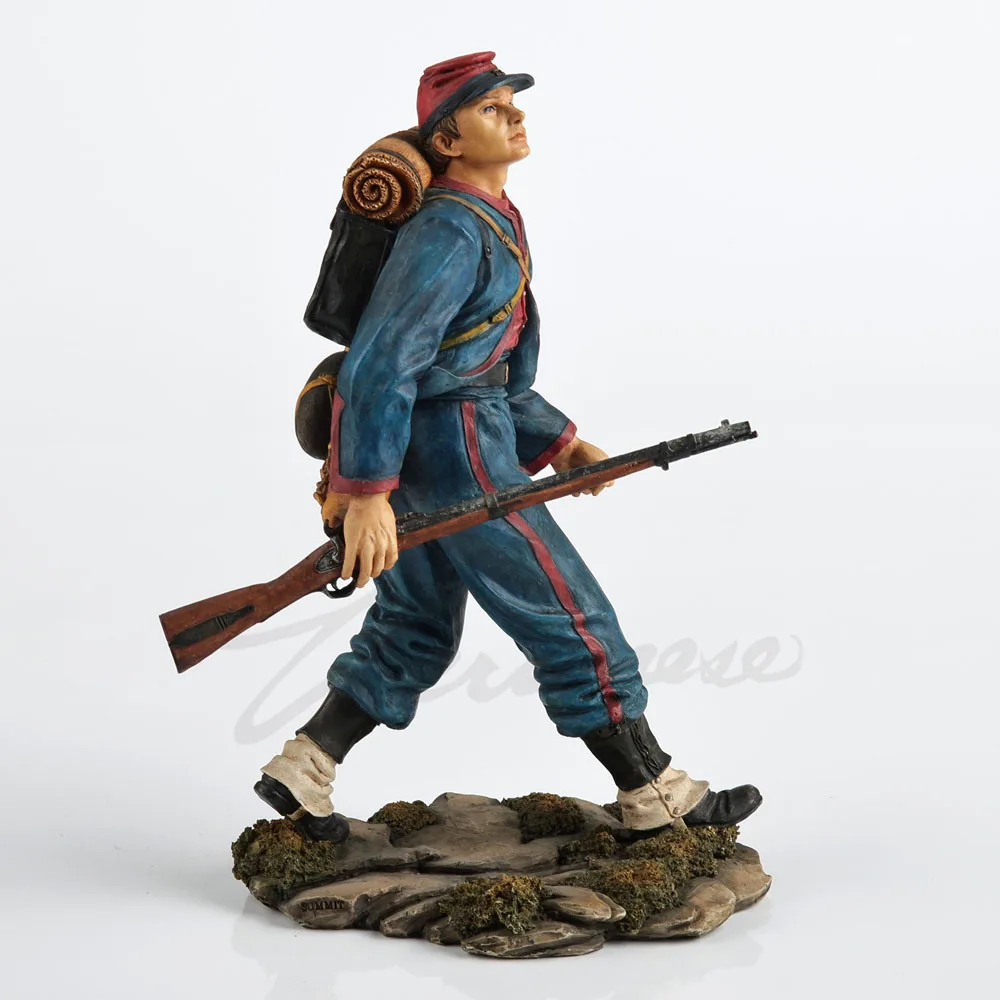 Resin Civil War Union Marching Soldier Figurine with Backpack and Rifle Vintage Military Historical Statue Collectible Ornament