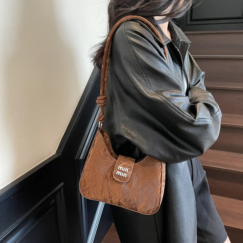 

Diaper Bag Luxury Retro Crossbody Bag Elegant Leather Designer Satchel For Women Stylish Textured Handbag