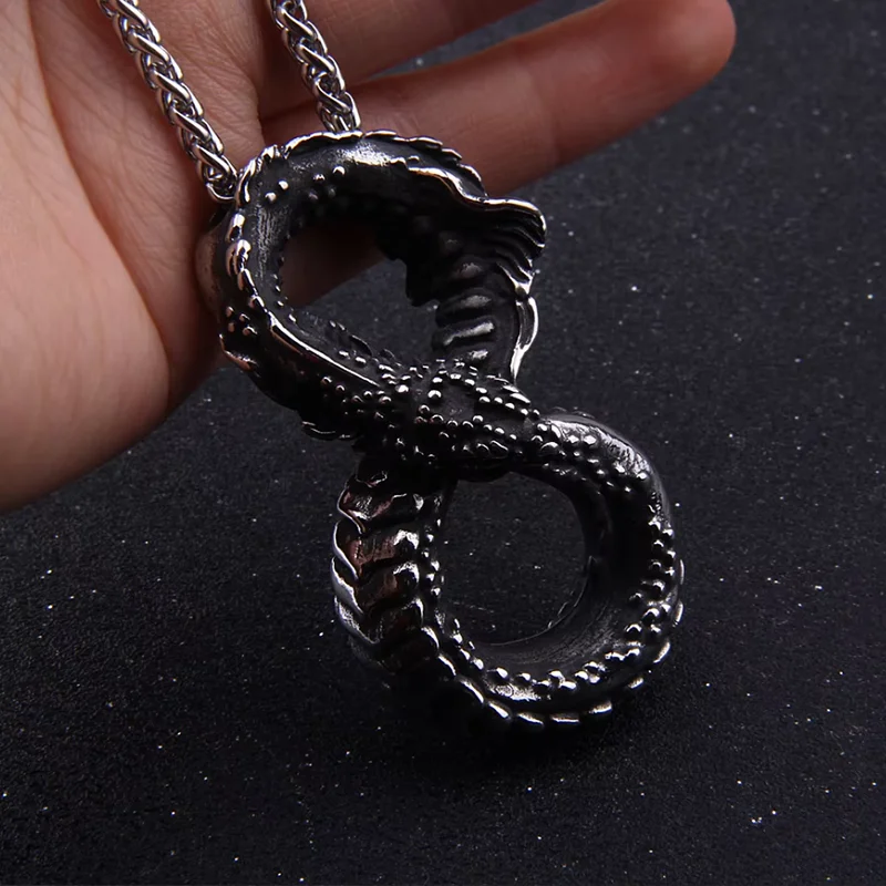 Vintage Men Necklace Everyday Jewelry Hip-hop Gothic Snake Twist Pendant Necklace For Men Party Elegant Jewelry Accessories Gift