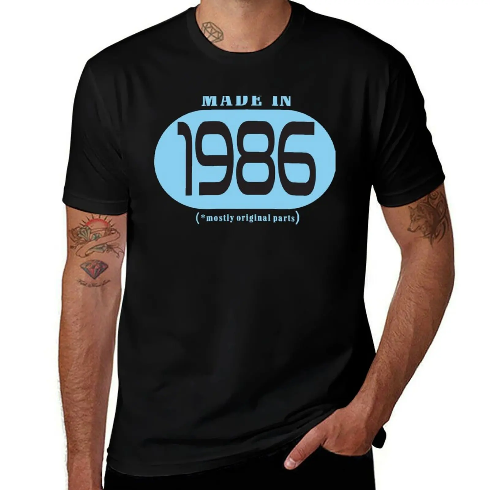 1986 - Cumpleaños/Año - Camiseta Blk/Blu, Camiseta clásica de algodón con cuello redondo