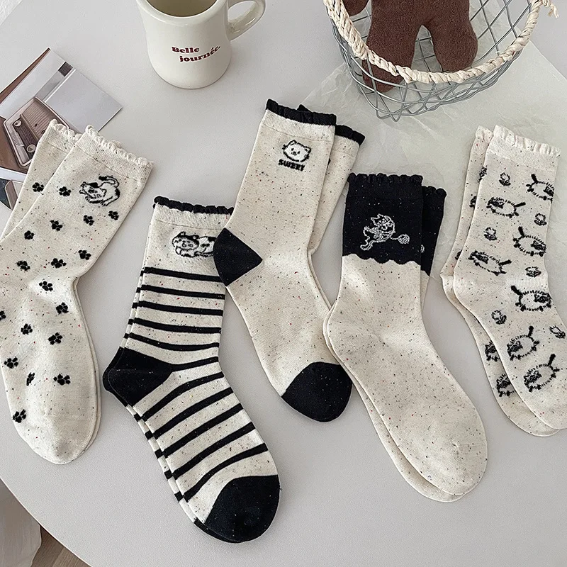 

5 Pairs 1 Lot Sock Women's Point Yarn Mid-tube Socks Kitten Cartoon Love Kawaii Stripes Black White Comfortable Harajuku Preppy