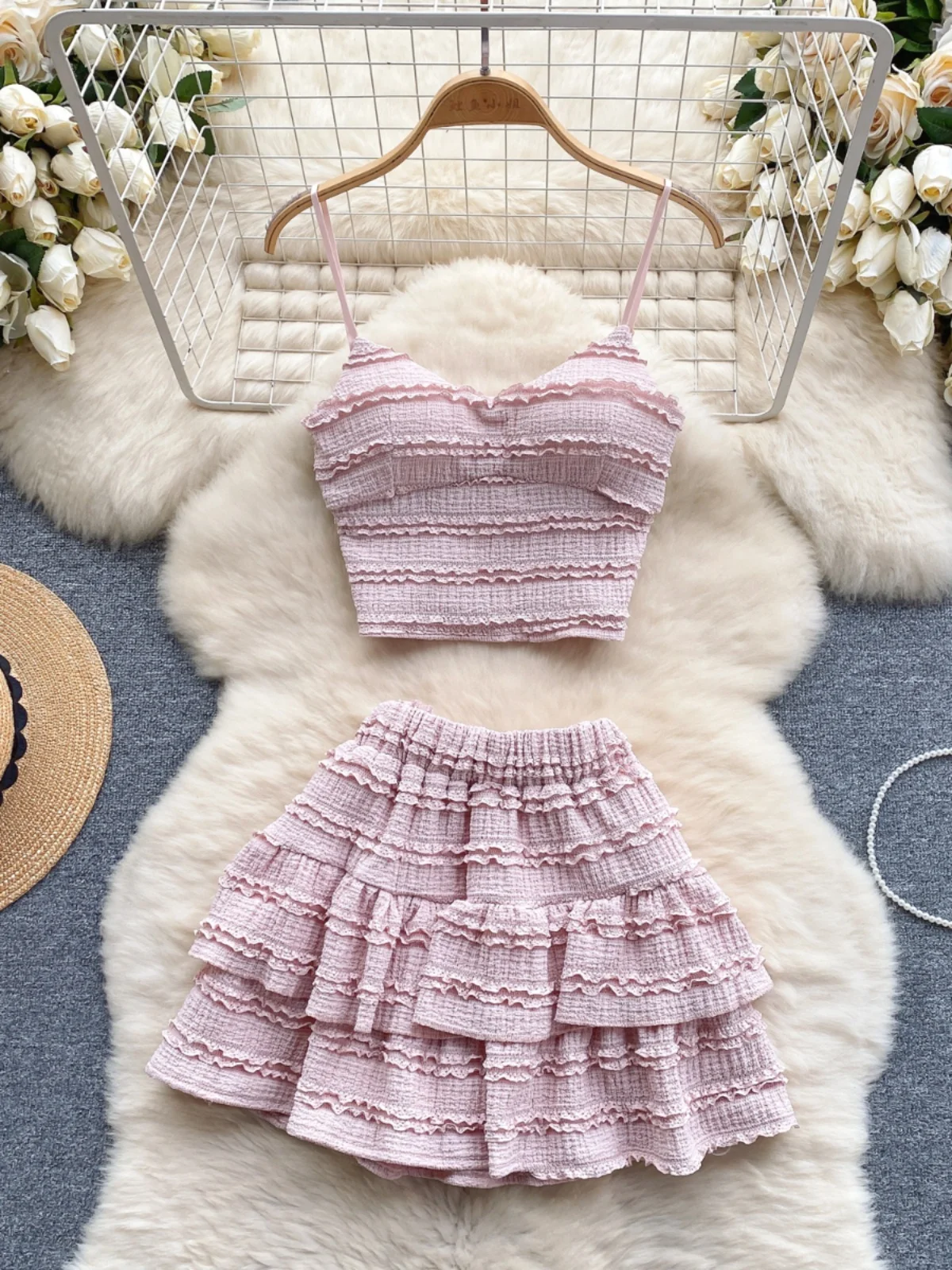 

Korean Style Sweet Lace Camisole, Sexy Short Ruffle Skirt, Two-piece Vacation Suit for Age Reduction