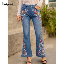 Plus Size Women Boho Embroidery Flower Demin Pants Sexy Boot Cut Jeans Heavymetal Trouser 2023 Europe Fashion Street Demin Pants