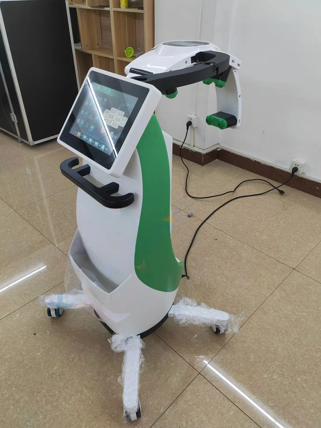 10D Maxlipo Master Therapy 532nm Green Light 635nm Red Light Fat Loss With Lifting Fat Burning Weight Loss Body Shaping Machine view 6