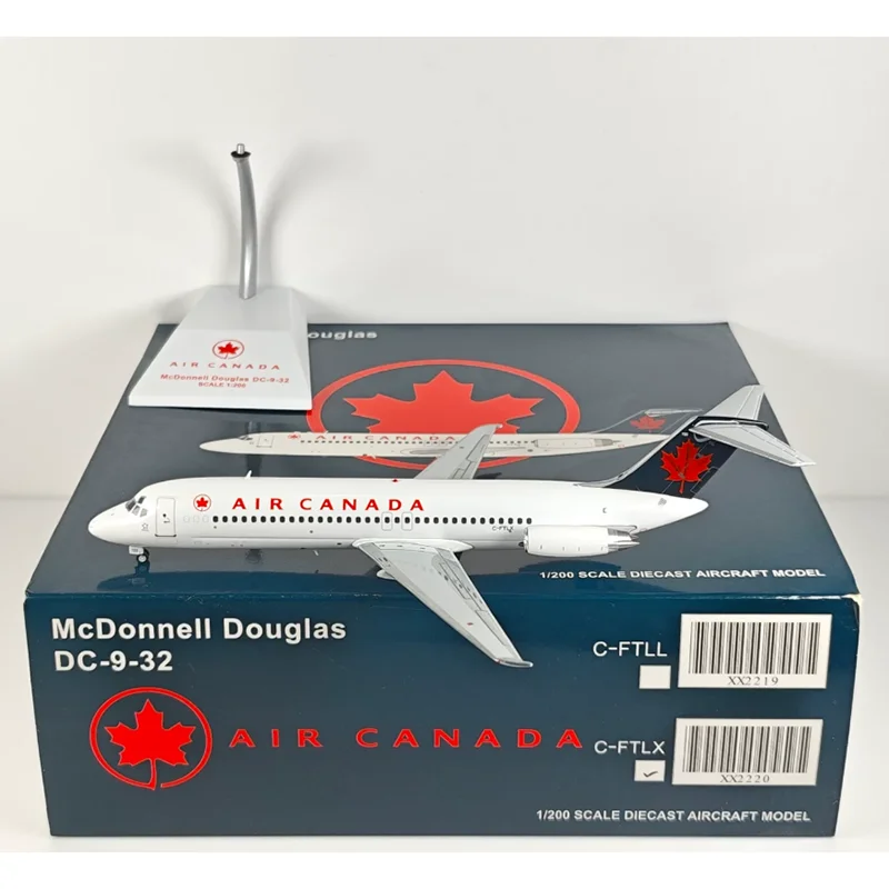 

JC Wings 1/200 Scale Canadian Airlines DC-9-32 C-FTLX Alloy Aircraft Model Collection Decoration Item