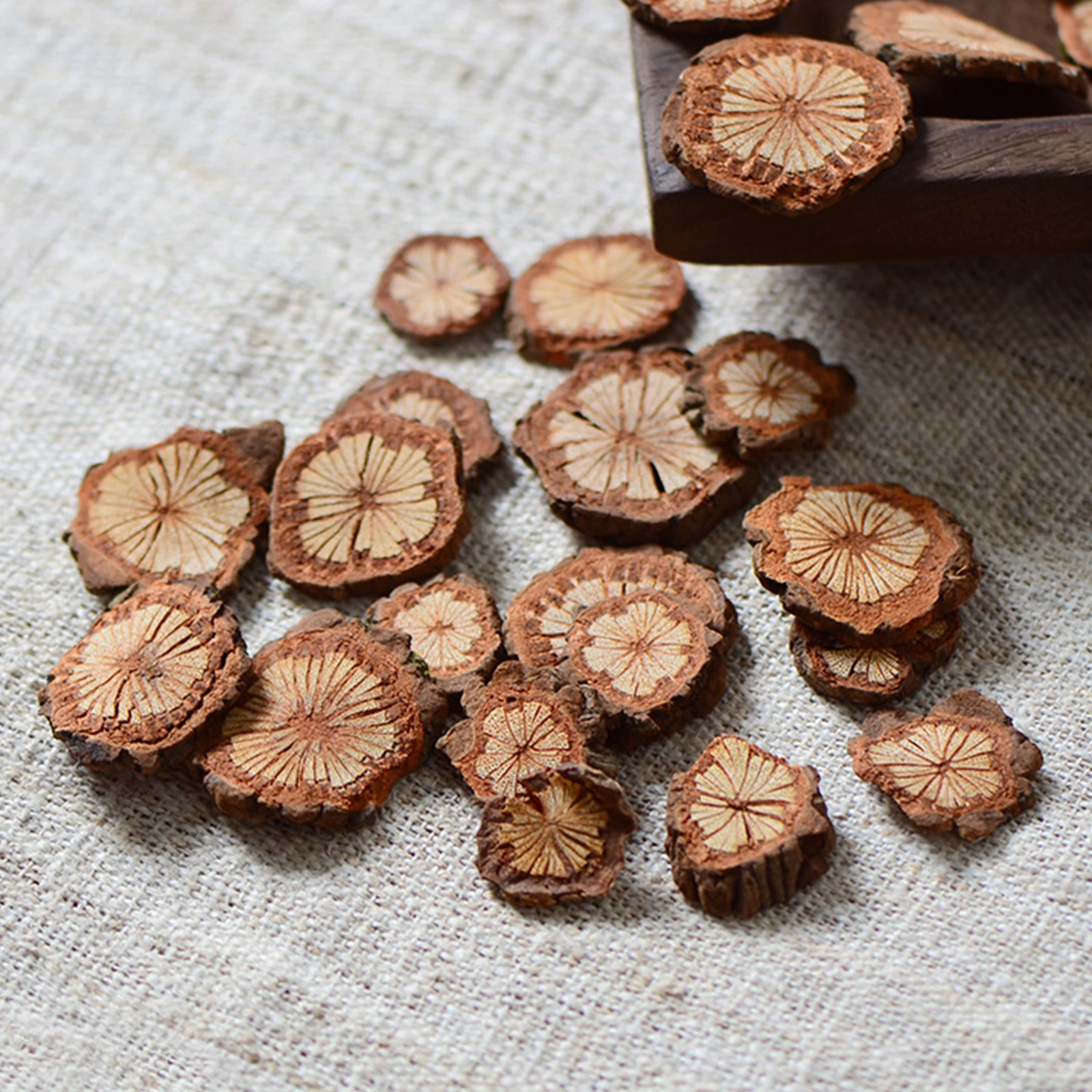 

1Pack Diy Wooden Craft Material Wreath Decorative Chips Natural Wood Slices Home Desktop Ornament Kids Activity Supply Rustic