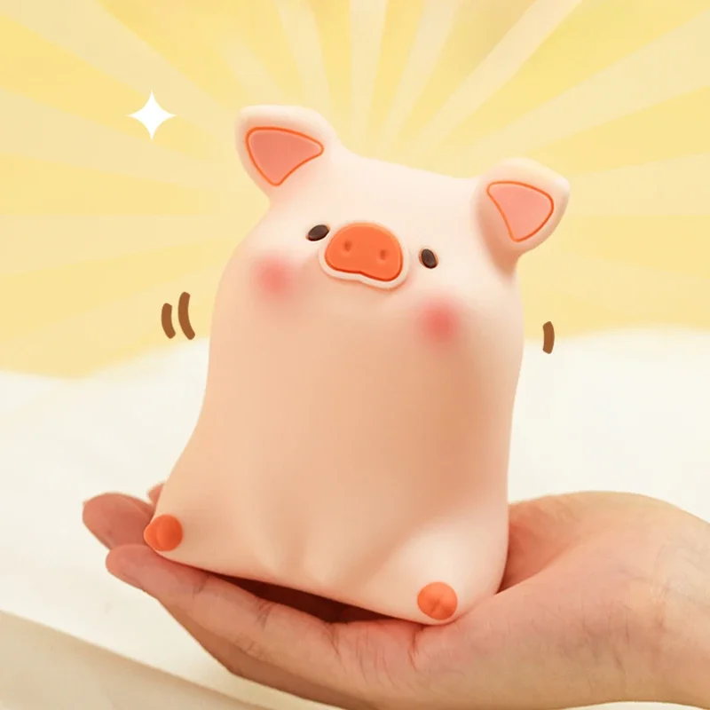 Lulu The Piggy รูปของเล่นหมูสีชมพูน่ารักรุ่น Touch Night โคมไฟของเล่นการ์ตูนเครื่องประดับ Desktop Decor ตุ๊กตาเด็กของขวัญแปลกใจ