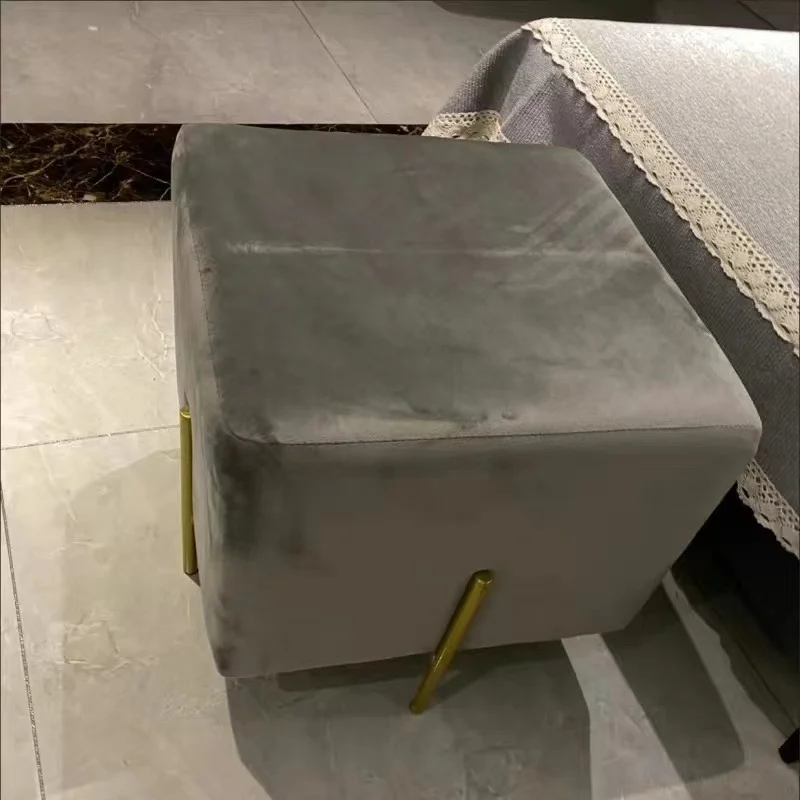 

Stools Nordic Light Luxury Wrought Iron Shoe Changing Stool Sofa Small Square Stool Modern Living Room Velvet Fabric Ottomans