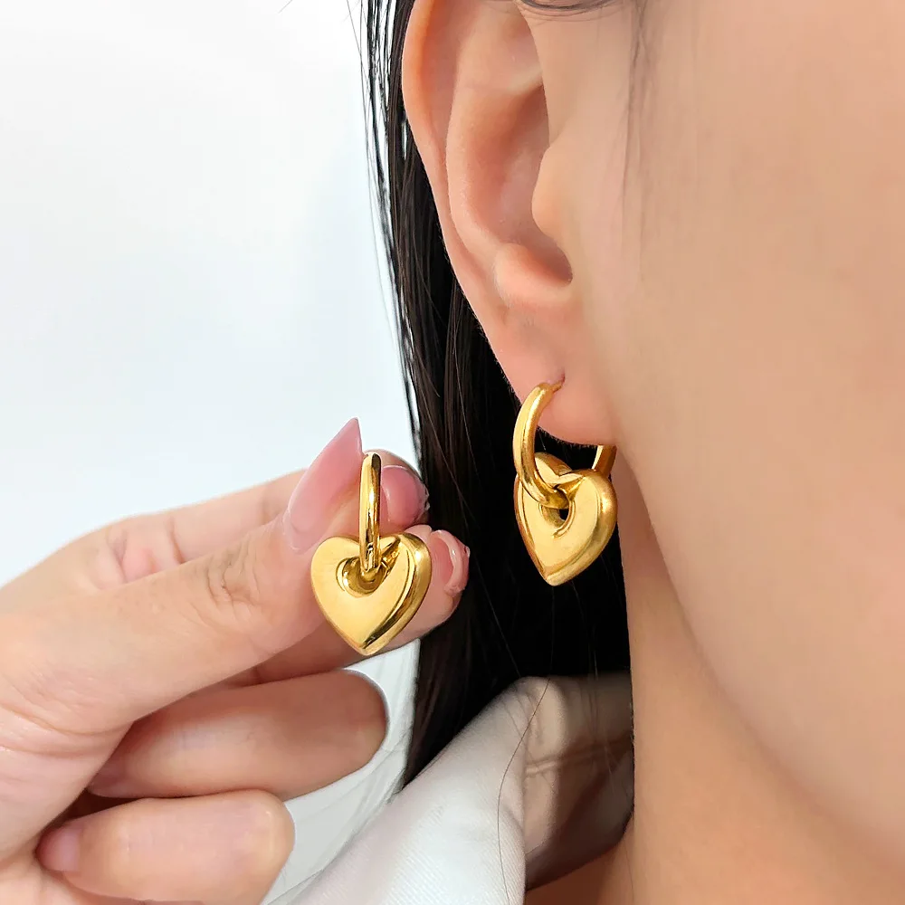 DIY accessories New European and American style 316 earrings, stainless steel love peach heart earrings, simple temperament, hol