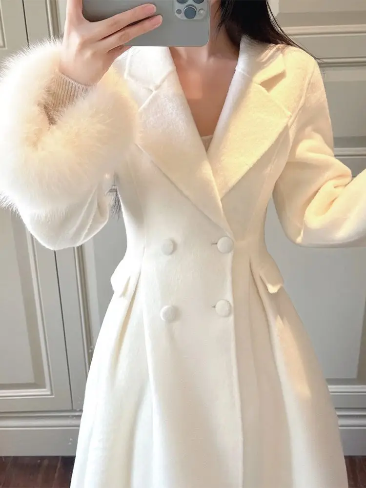 เสื้อโค้ทขนสัตว์สไตล์วินเทจแบบเฮปเบิร์นสำหรับผู้หญิงไซส์ใหญ่ ฤดูใบไม้ผลิ สไตล์สาวมั่น หรูหรา ความยาวปานกลาง สไตล์เกาหลี เหมาะสำหรับใส่ไปทำงาน