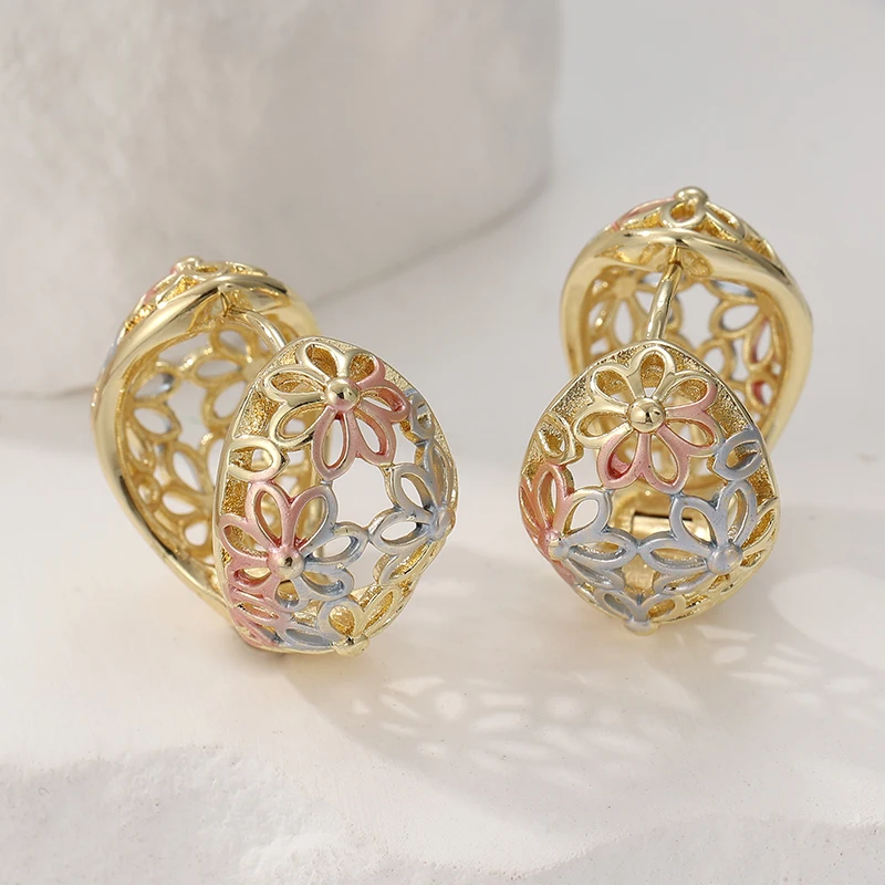 Klassische Minimalistische Dreifarbige Kupfer-Creolen Damen-Ohrringe Metall Hohl Handgeschnitzte Blumen-Ohrringe Vintage-Schmuck für Frauen – Detail 2