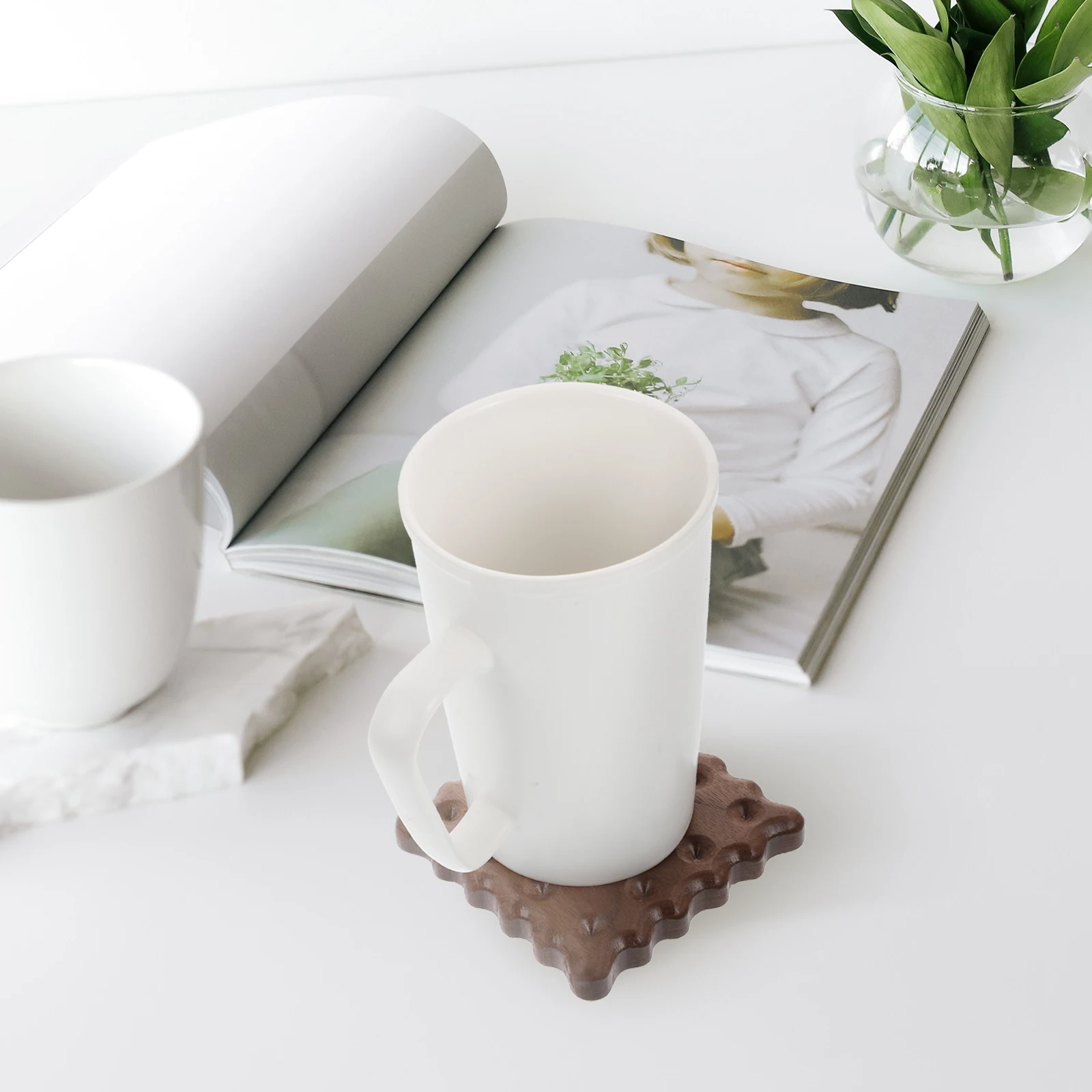 

Solid Wood Coaster Biscuit Shape Creative Non Skid Protective Decorative Home Table Mat Wooden Cup Coaster Coffee Cup Mat