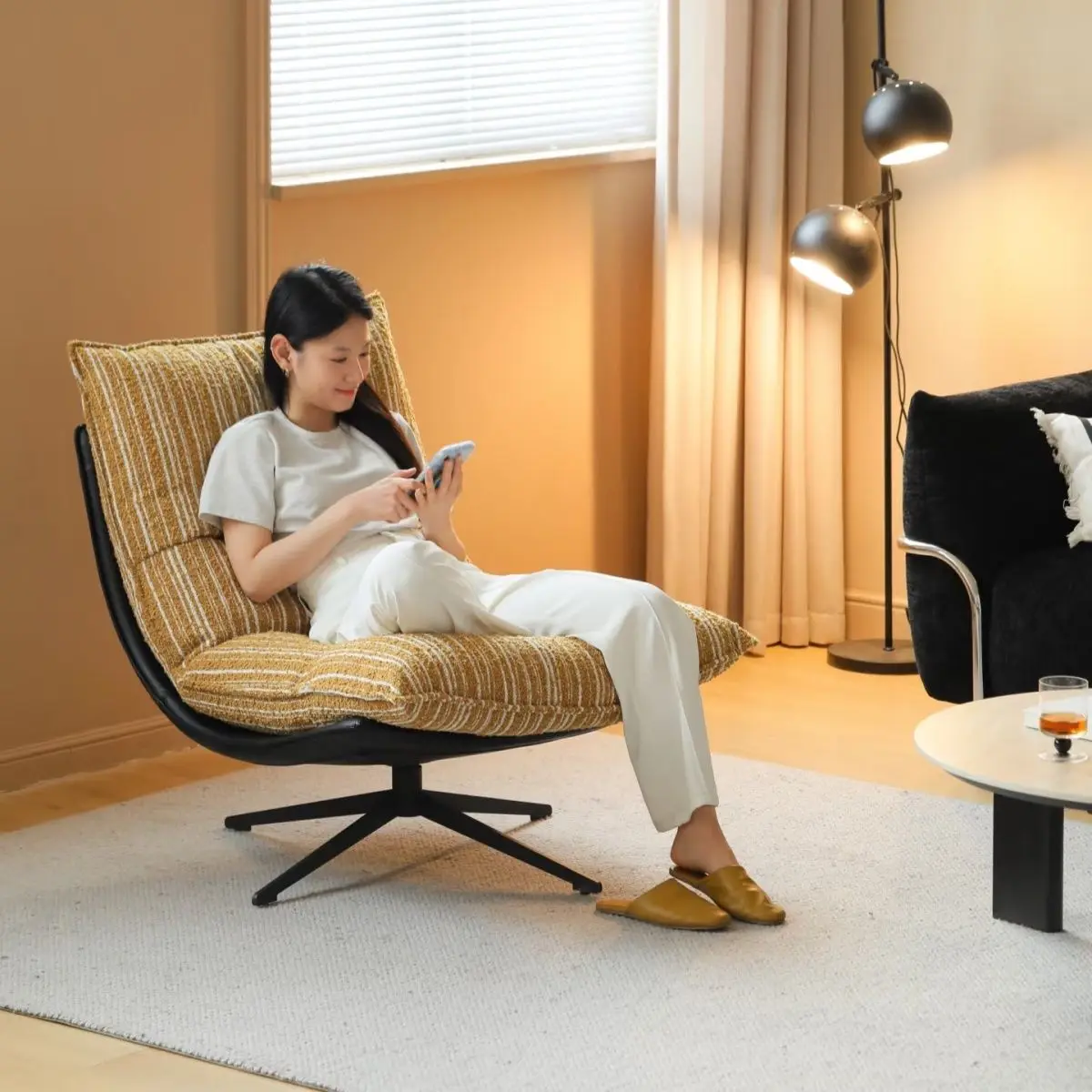 

Lounge chair Nordic single sofa chair Leisure living room balcony Home bedroom Light luxury spinning lazy leisure chair