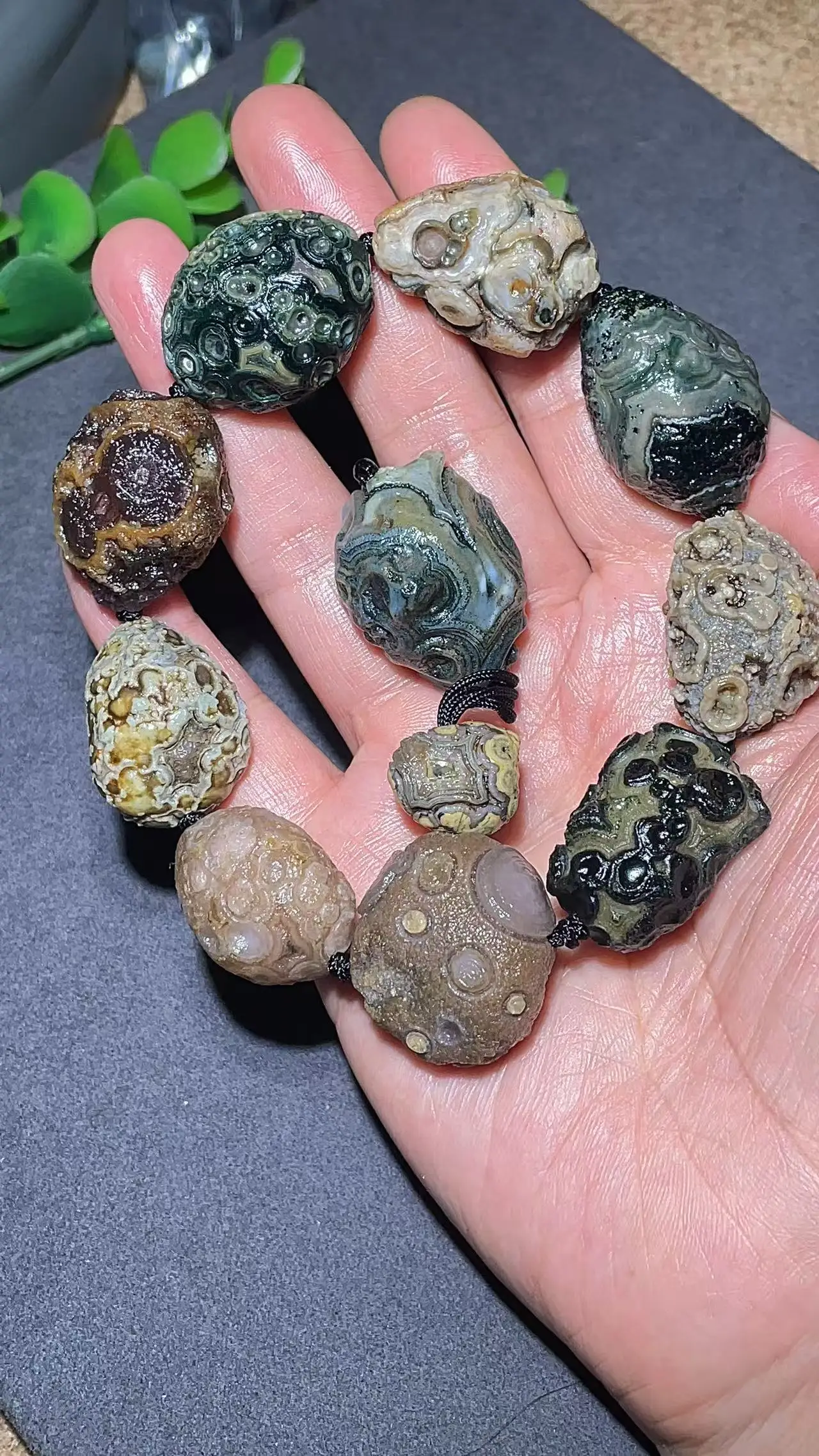 10pcs/lot New Year Special Wholesale Large Men's Premium Eye Stone Gobi Agate Bracelet Raw Stone Specimen Wearable for Gifts