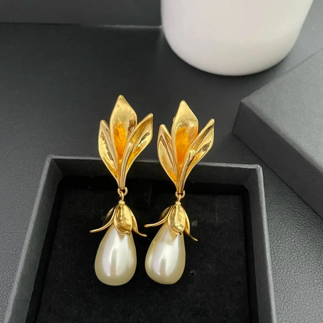 

Vintage Designer Brand Pearl Earrings Ear Clip Women Charm Luxury Jewelry Trend
