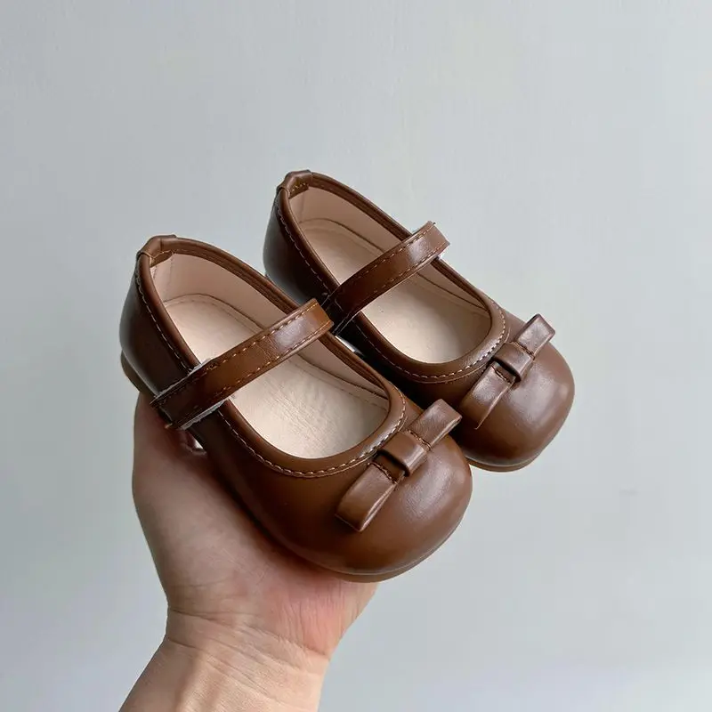 

Кожаная школьная обувь для девочек, обувь принцессы на мягкой подошве в британском стиле для малышей, весенне-осеннее новое поступление, детские туфли на плоской подошве
