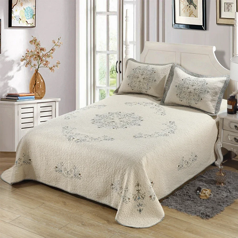 3pcs European Embroidered cotton Bedspread on the Bed cover double bedspreads and coverlets luxury Mattress topper bed quilt set