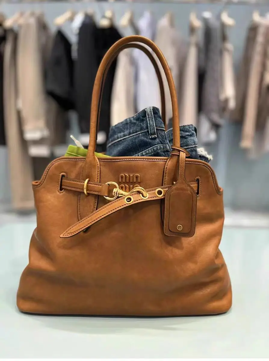 

Fashion Versatile Belt Buckle One Shoulder Portable Large Capacity Underarm Bag 2025 Autumn and Winter New Women