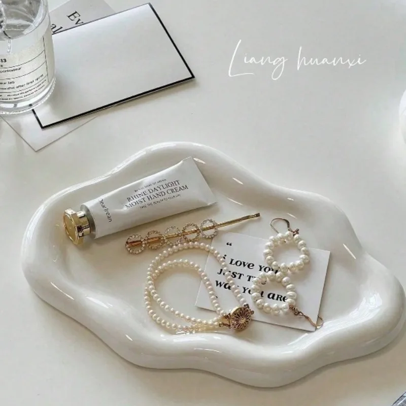 Minimalist Jewelry Storage Tray Creative White Silver Display Plate Electroplated Ornament Holder Decorative Desktop Organizer