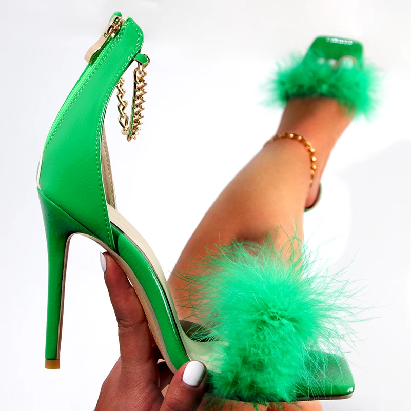 

Лаковая кожа с квадратным носком, очень высокий тонкий каблук, щиколотка, металлическая цепочка, молния сзади, сандалии на высоком каблуке, украшение из перьев, сексуальные сандалии