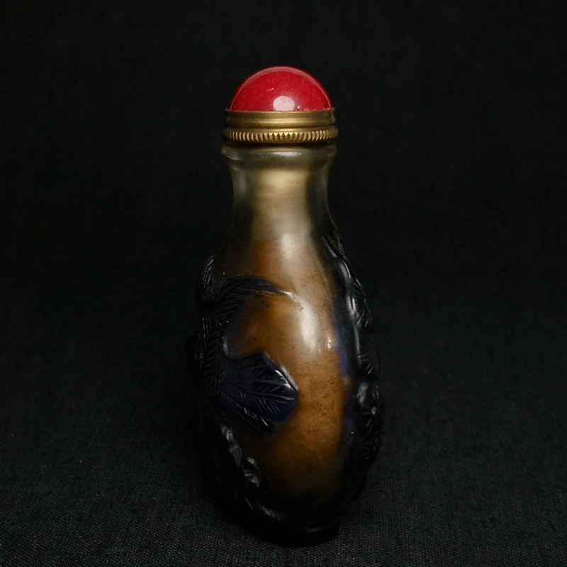 YIZHU CULTUER ART Size 3.2 Inch Chinese Old Beijing Glaze Carving Eagle or Vulture Statue Snuff Bottle