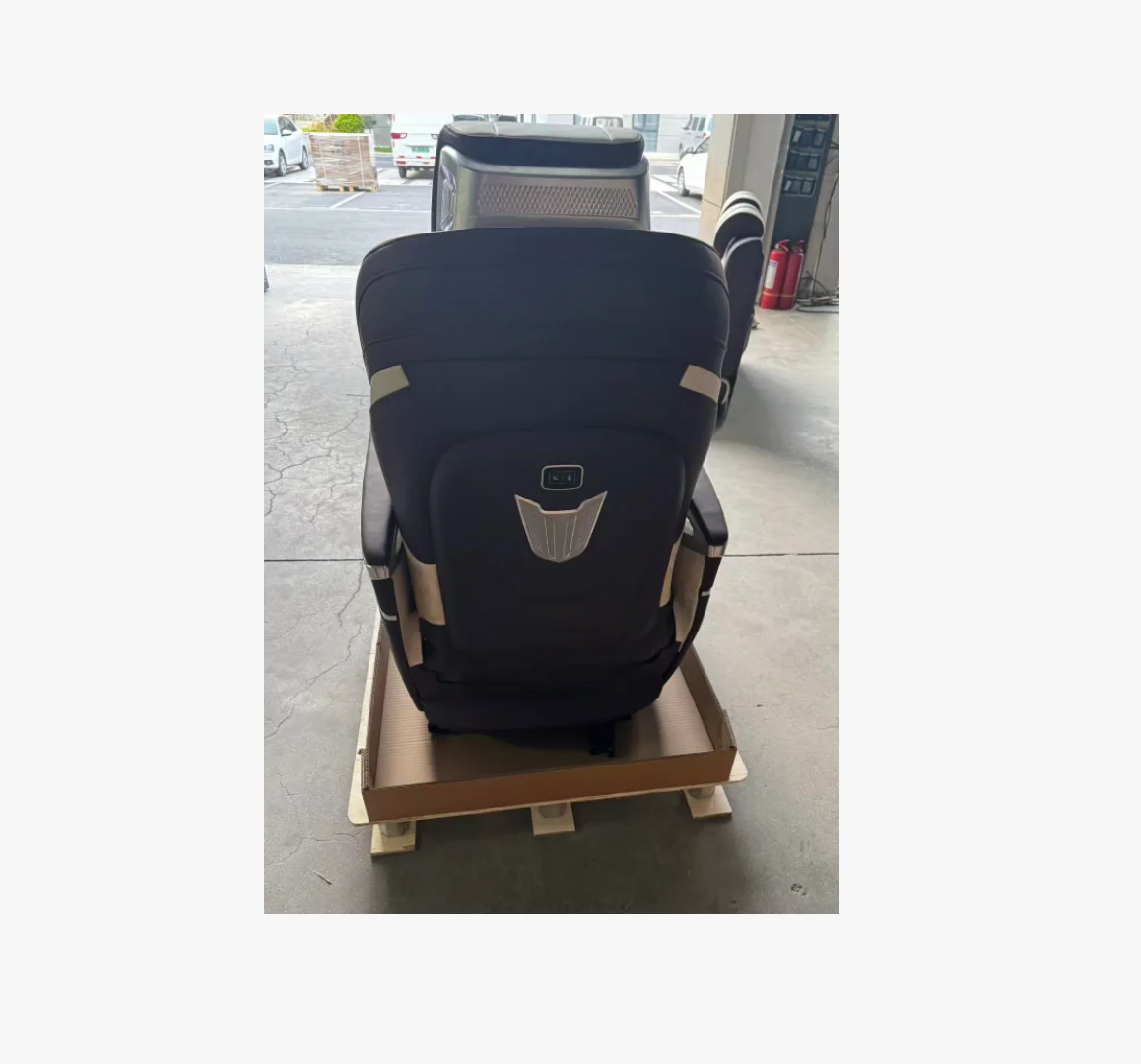 Stylish Premium Leather VIP Car Seats with Waterproof 1 Year Warranty for Mer-cedes Sprinter Van Vito Hiace Alphard W447 V-Class