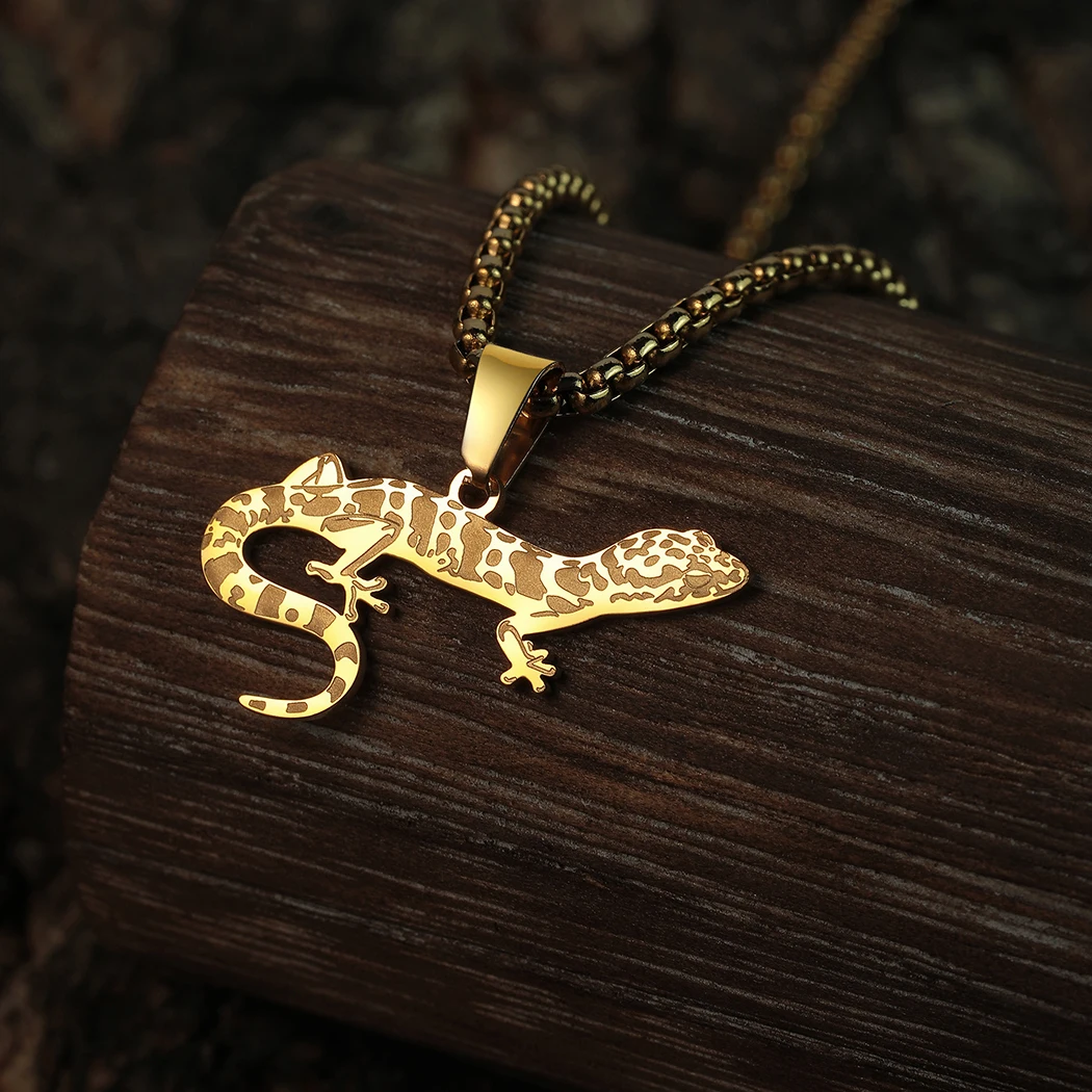 QIAMNI Lucky Lizard Gecko Necklace for Women Men Gift Stainless Steel Chain Pendant Wildlife Reptile Jewelry Salamander Choker