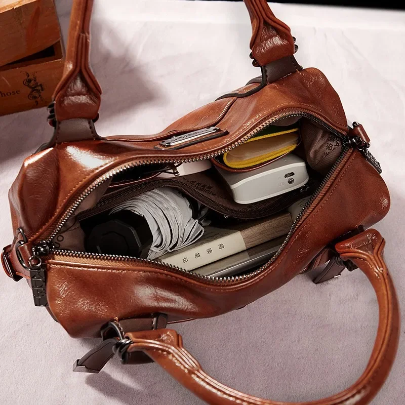 Retro Fashion Handbag Shoulder Leather Crossbody Large Capacity Pillow Women's Bag High Quality image 5