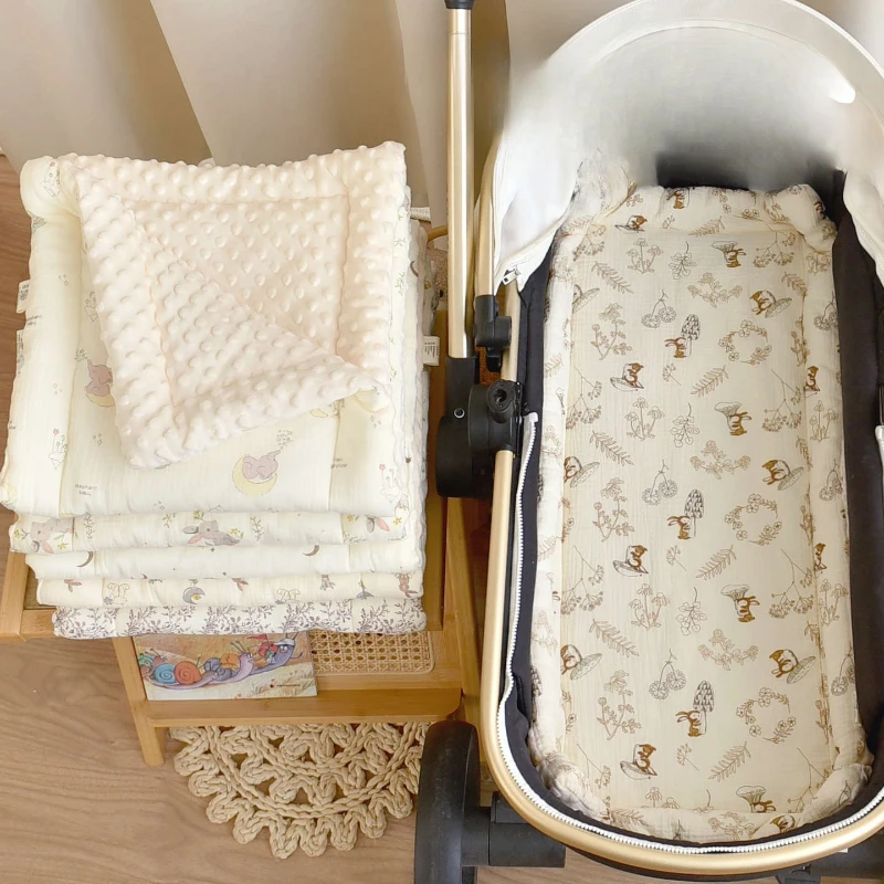 

Подкладка для детской коляски, зимняя плюшевая подушка, 100% хлопок с сенсорными точками, милая мультяшная универсальная толстая подушка для сиденья для коляски