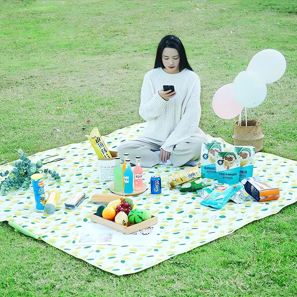 Outdoor Picnic Mat Portable Foldable Thicked Waterproof Moisture Mat Camping Blanket Picnic Carpet Pad Beach Lawn Cushion