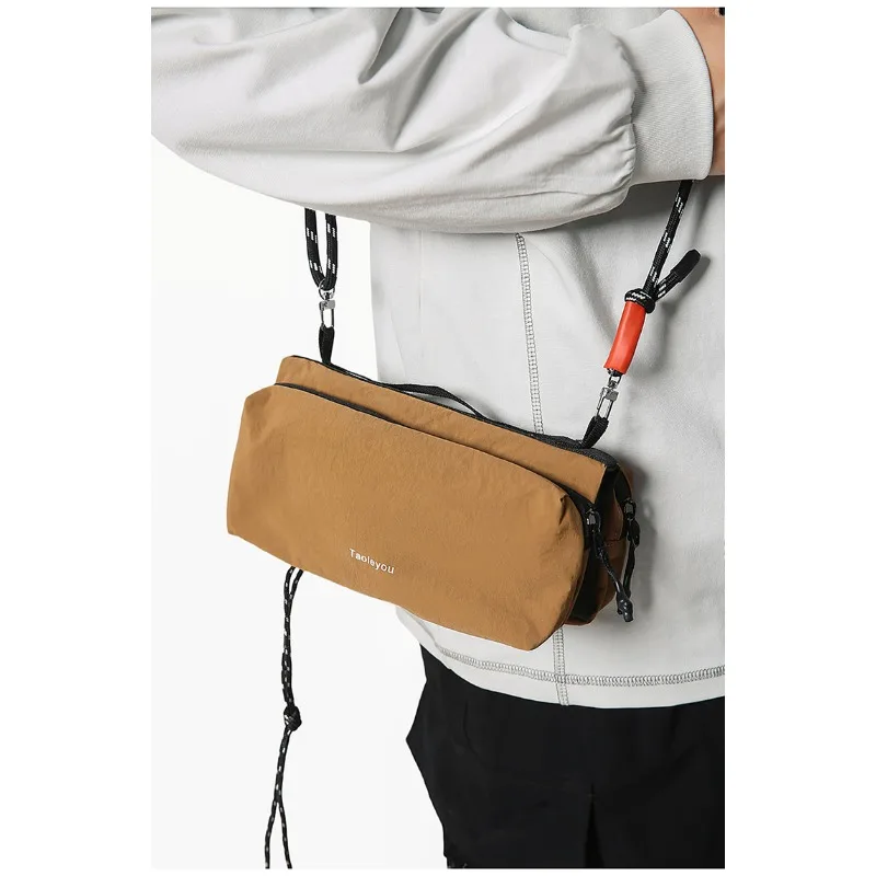 

Men's and Women's Same Outdoor Mountaineering Messenger Bag, Lightweight Multi-layer Mobile Phone Small Satchel