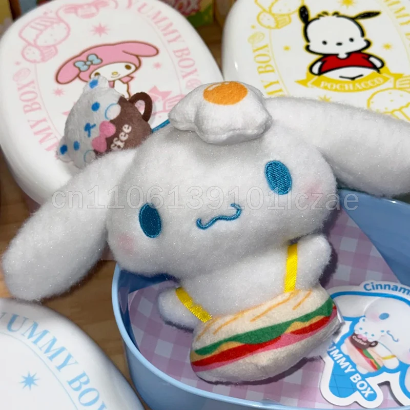 

Sanrio CHARACTERS Yummy Box слепая коробка кукла пудинг собака большая уха собака милая мелодия загадочная коробка кулон кукла Куроми детский подарок на день рождения