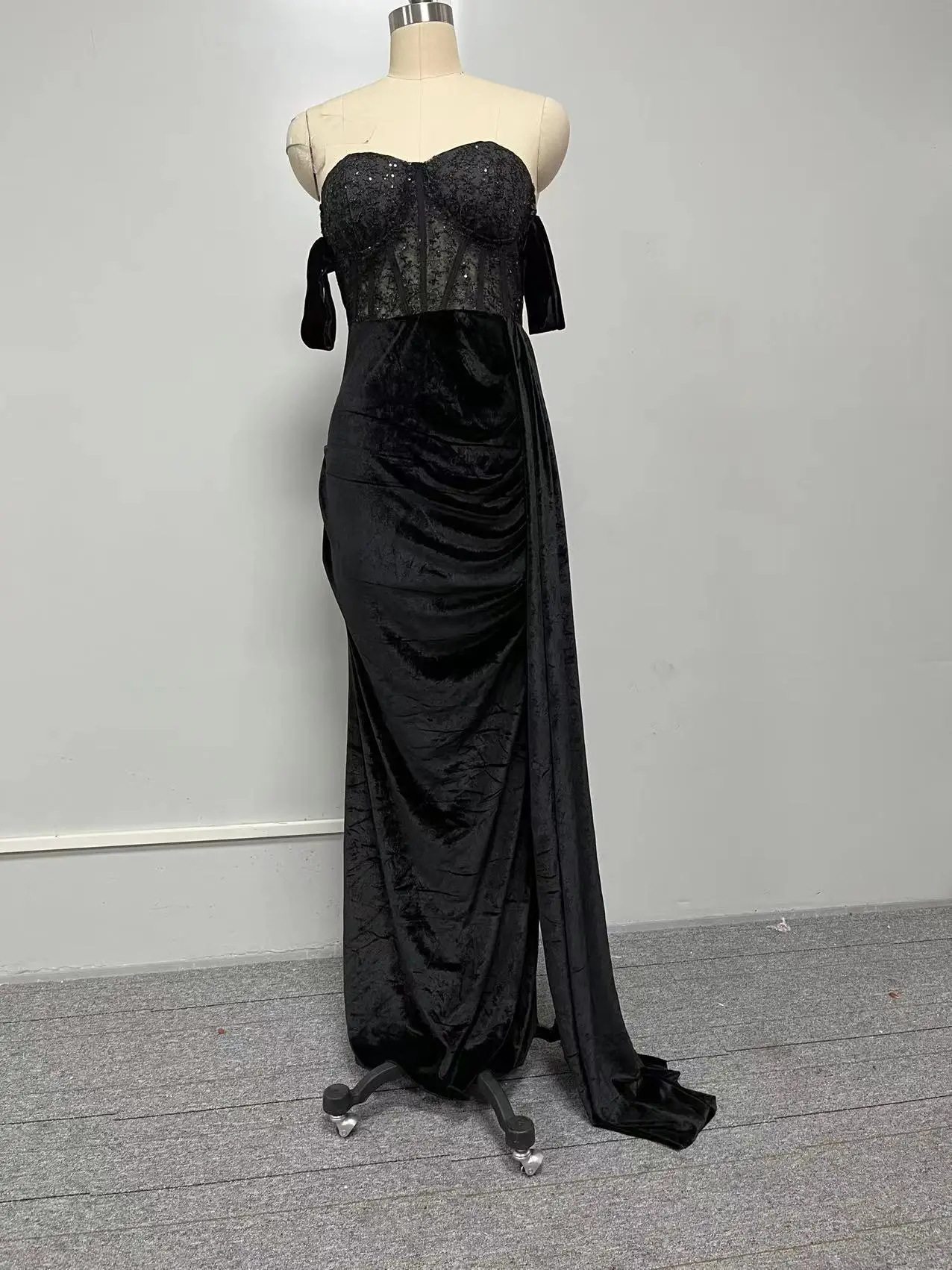 Gaun pesta malam Backless seksi untuk wanita gaun Maxi Prom putri duyung belahan bahu membungkus dada renda hitam
