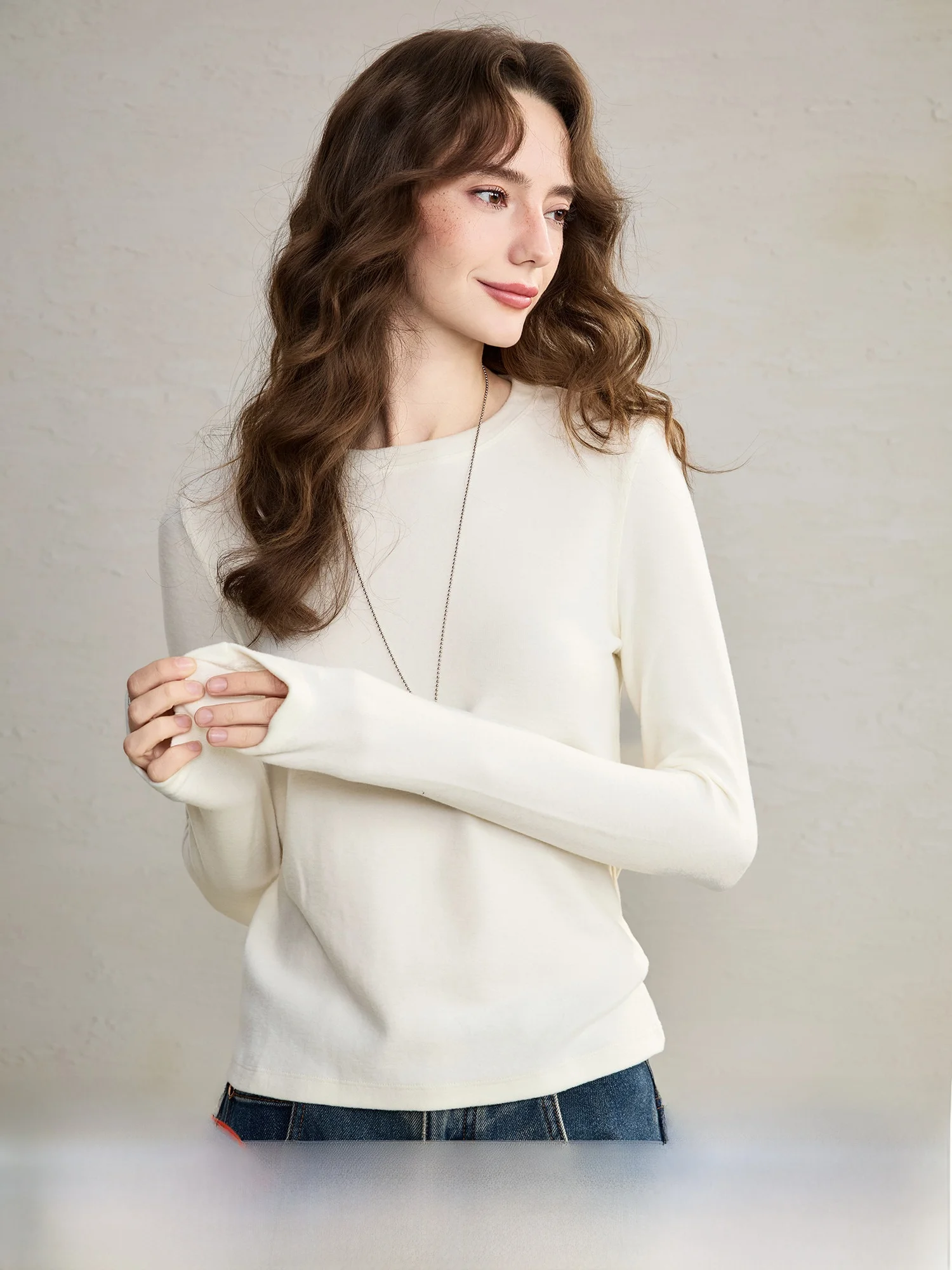 

NAGUAGU Modern Capsule T-IRT Wool Blend Slim Fit round Ne Radiant Silk Wool Base irt Heating T-irt Women's Faion