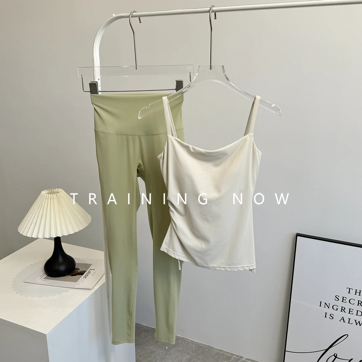 

Yoga suit women's summer high-end slim and sexy fitness training vest professional quick-drying running sportswear