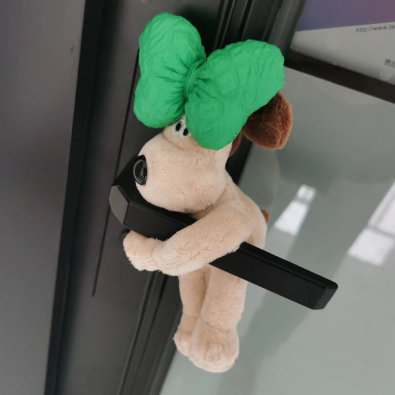 Cartoon Role Play Pilot Gromit Cute Door Handle Hanging Decoration Plush Doll Bedroom Decoration Anti-Collision Protection Doll