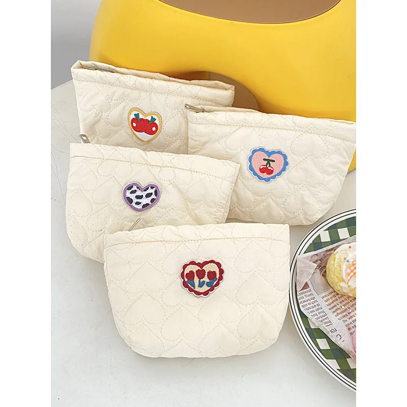 Ins Embroideried Small Cosmetic Bag Pouch Quilted Cotton Love Makeup Bag Travel Organizer Clutch Bag Women Sanitary Pad Pouch