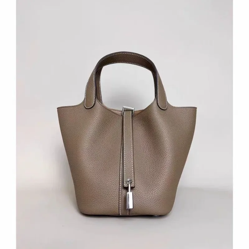 حقيبة يد صغيرة مصنوعة يدويًا من جلد البقر TC مصنوعة يدويًا ومخيطة يدويًا مكونة من 18 حقيبة يد للنساء