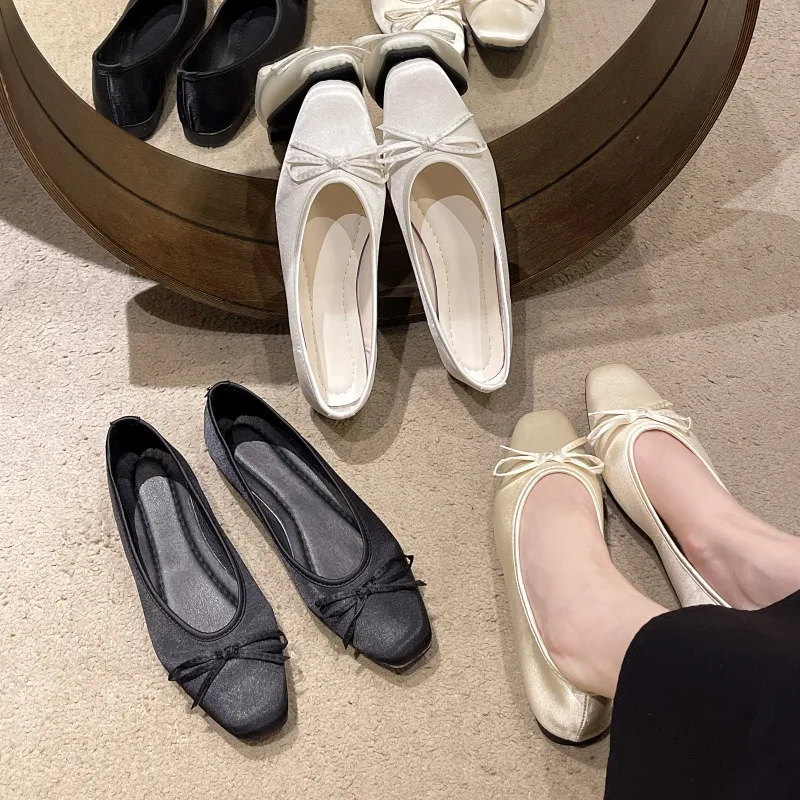 

New Style Fashion Woman Casual Square Head Bow Flat Flock Ballerina Flats Female Suede Elegant Soft Sole Women's Luxury Shoes