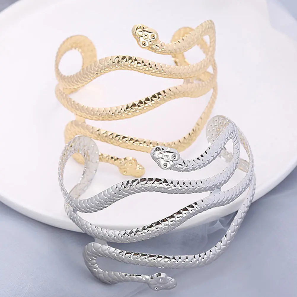 1 Stuks Metalen Armlet Punk Stijl Serpentine Ontwerp Mode Arm Sieraden Overdrijvende Metalen Armband Decoratie Vrouw Armlet