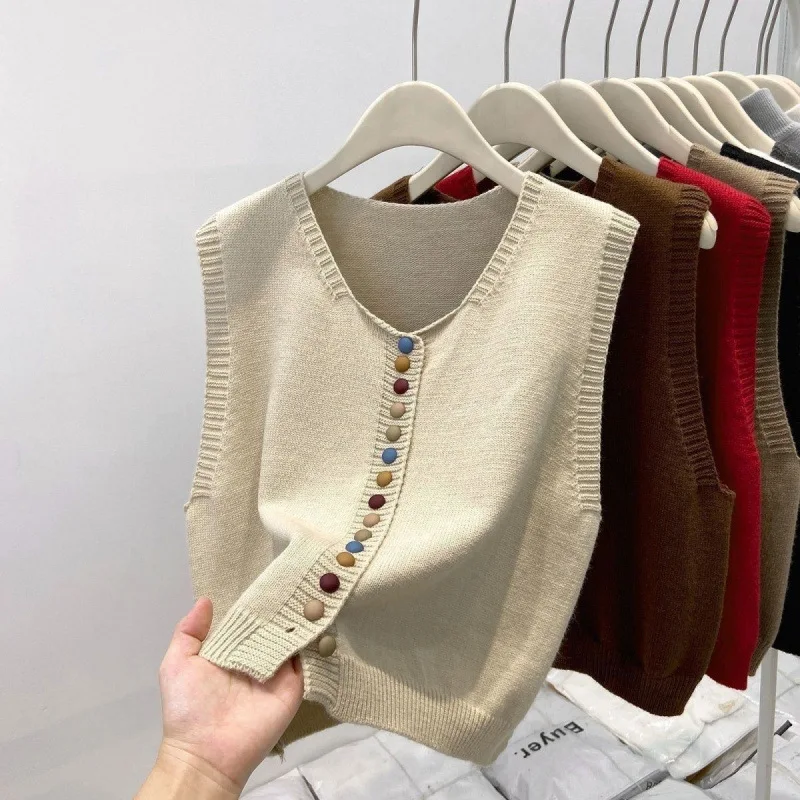 2025 New High End Grey Knitted Shoulder Women's 2025 Spring Fashion Chic Rainbow Button Vest Stacked Cardigan Sweater Versatile